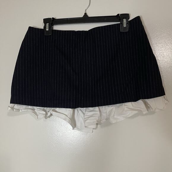 ZARA The Cathy Low Waisted Mini Skort black stripe ruffle hem medium - Picture 5 of 5